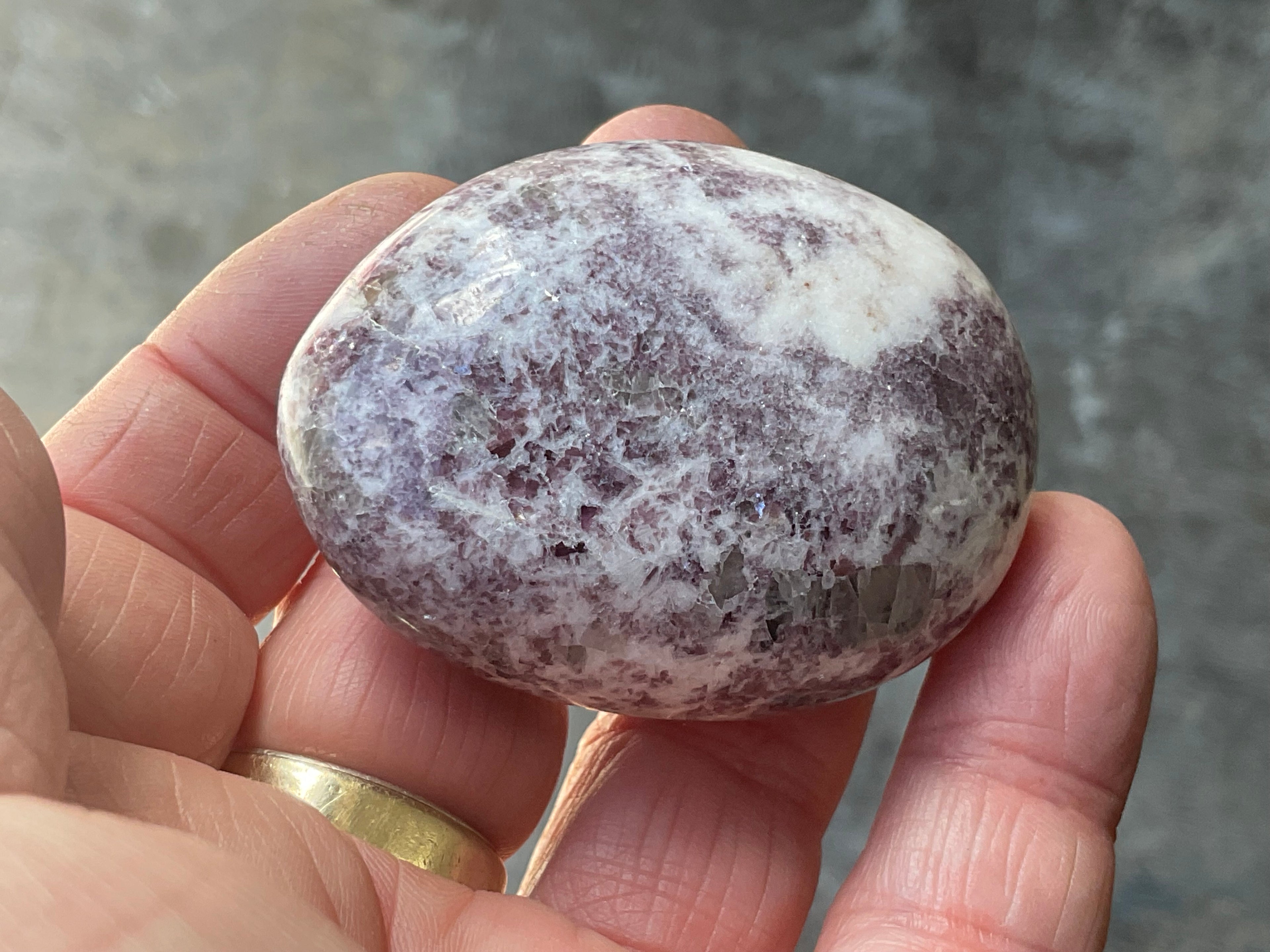 91g Lepidolote Palmstone 1B