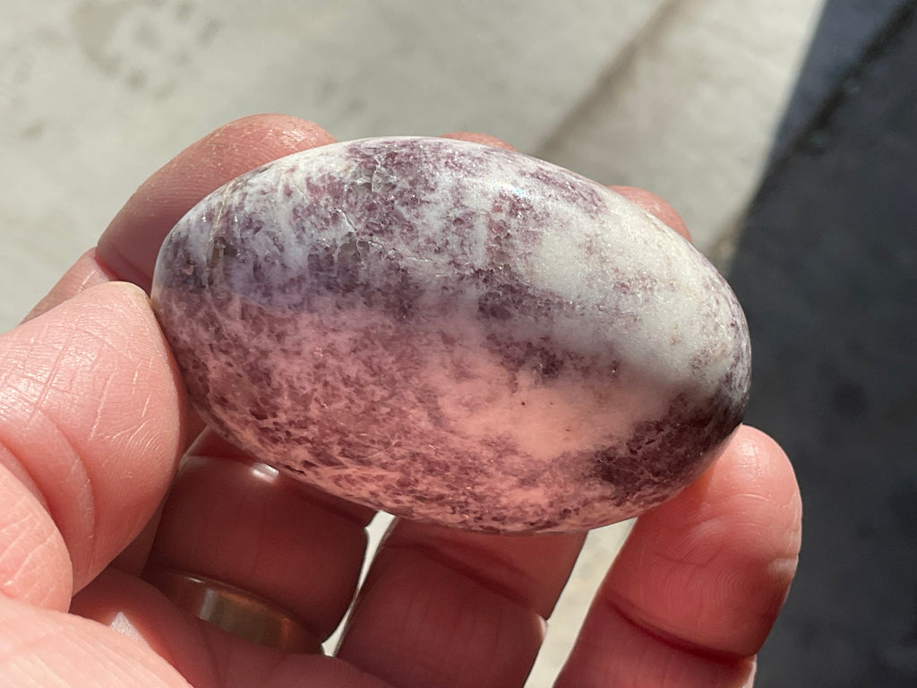91g Lepidolote Palmstone 1B
