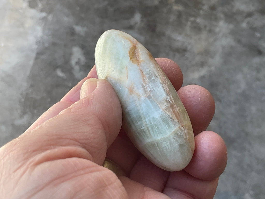 55g Pistachio Calcite Palmstone 1A