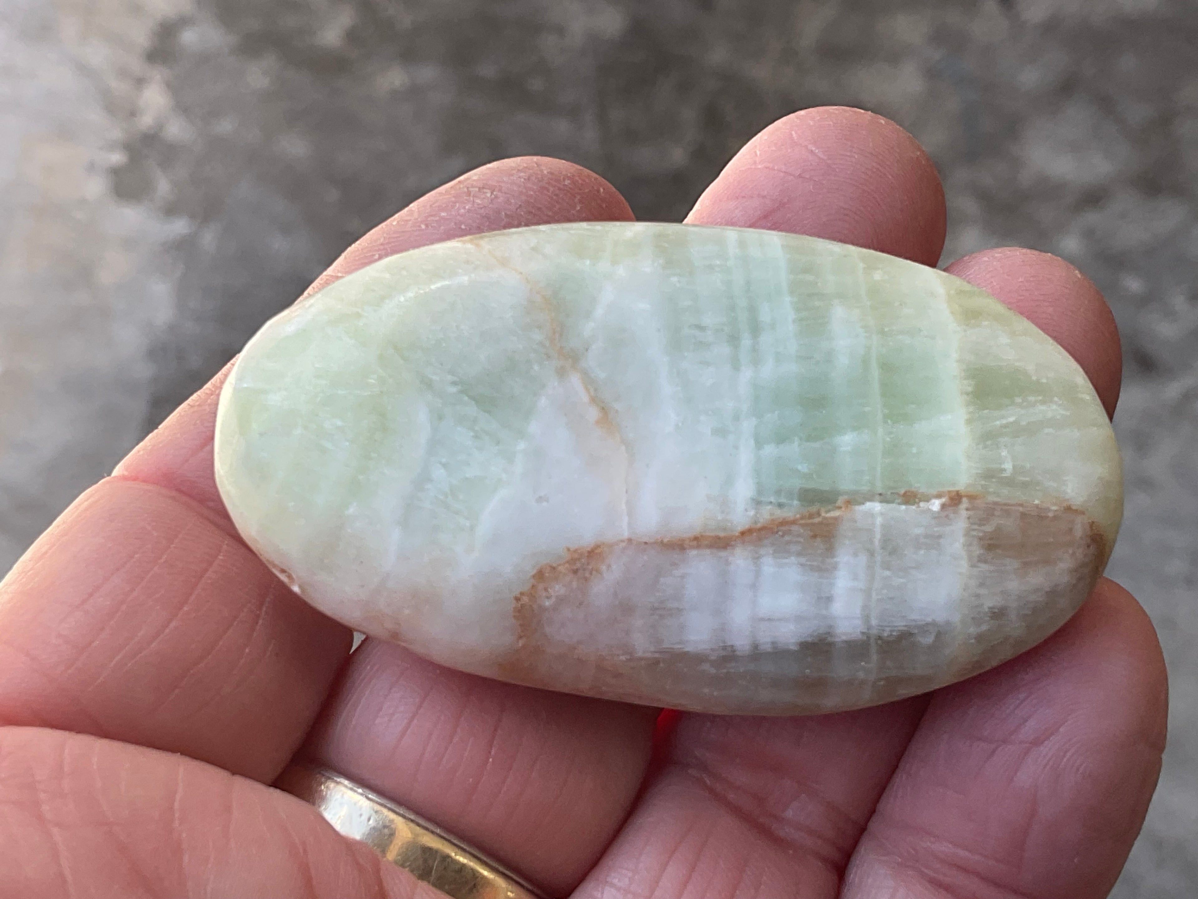 55g Pistachio Calcite Palmstone 1A