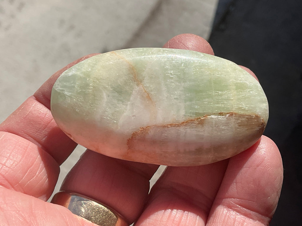 55g Pistachio Calcite Palmstone 1A
