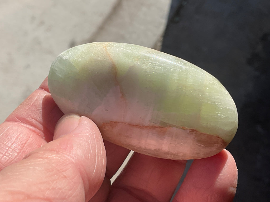 55g Pistachio Calcite Palmstone 1A