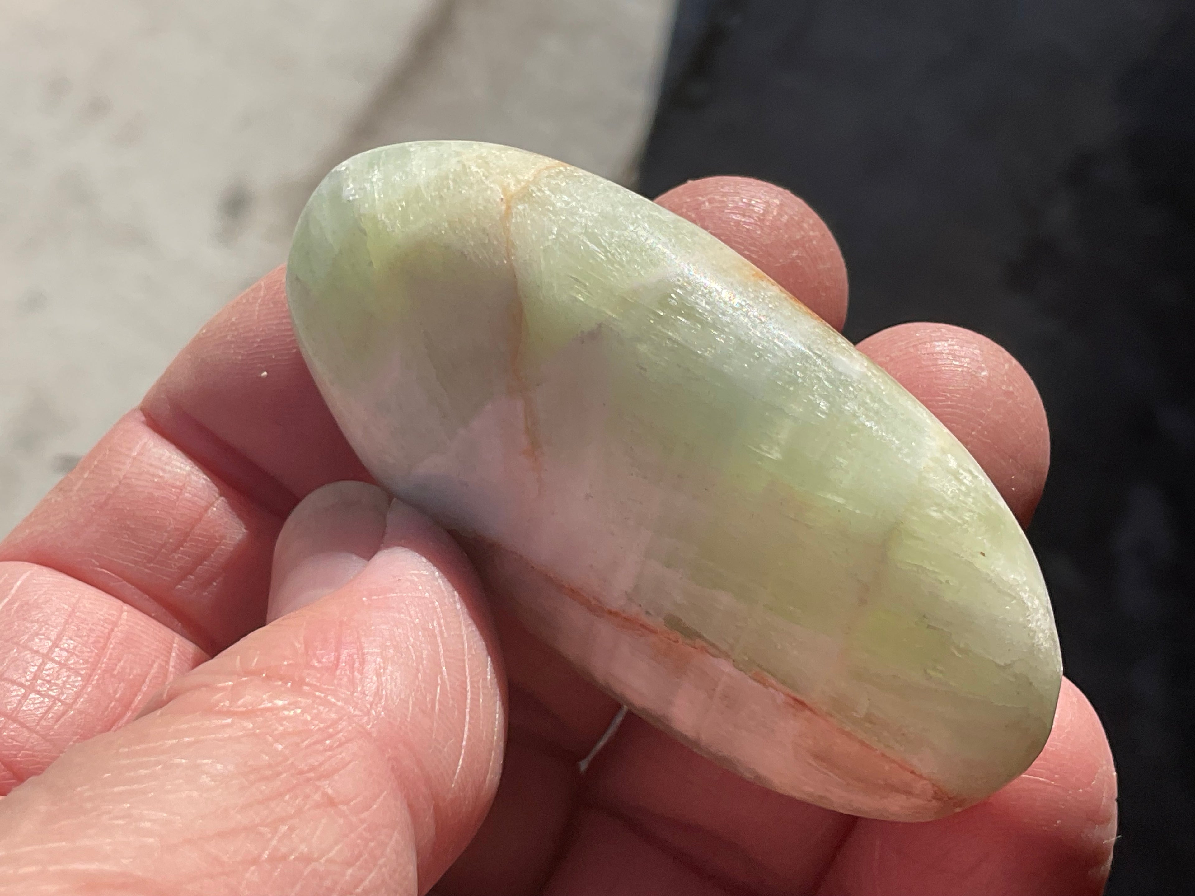 55g Pistachio Calcite Palmstone 1A