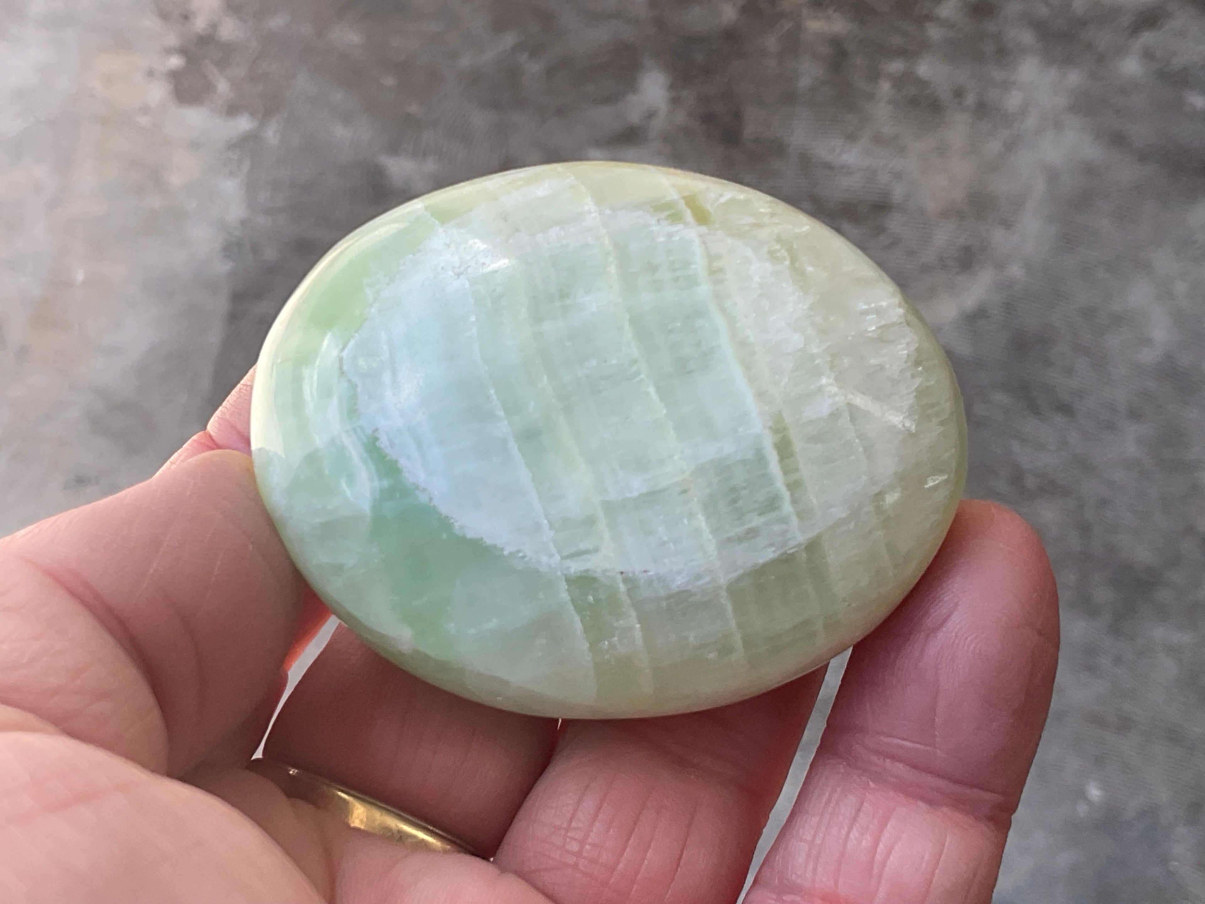 116g Pistachio Calcite Palmstone 2B