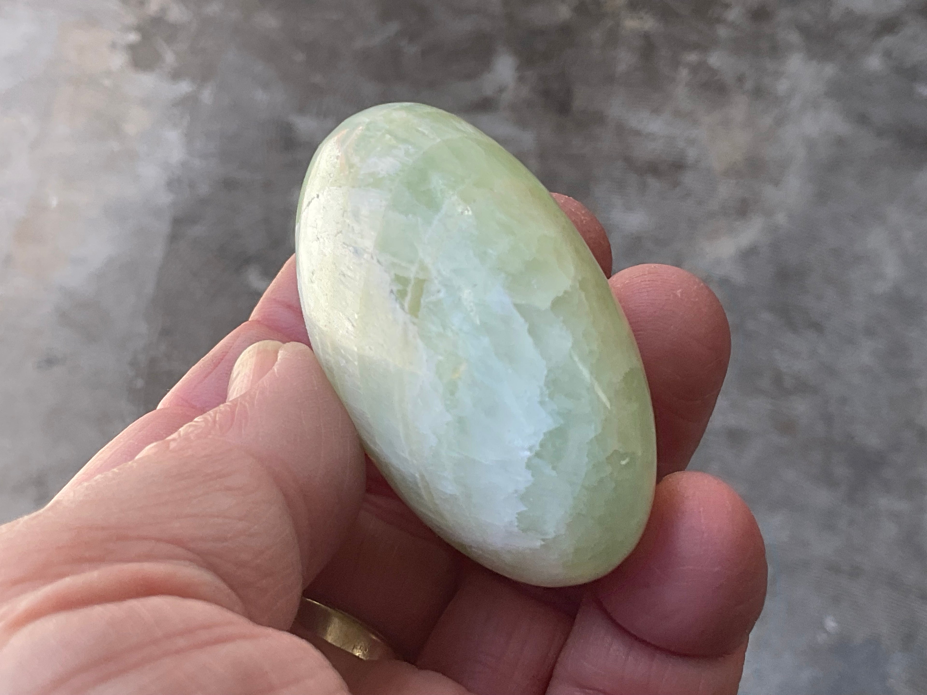 116g Pistachio Calcite Palmstone 2B