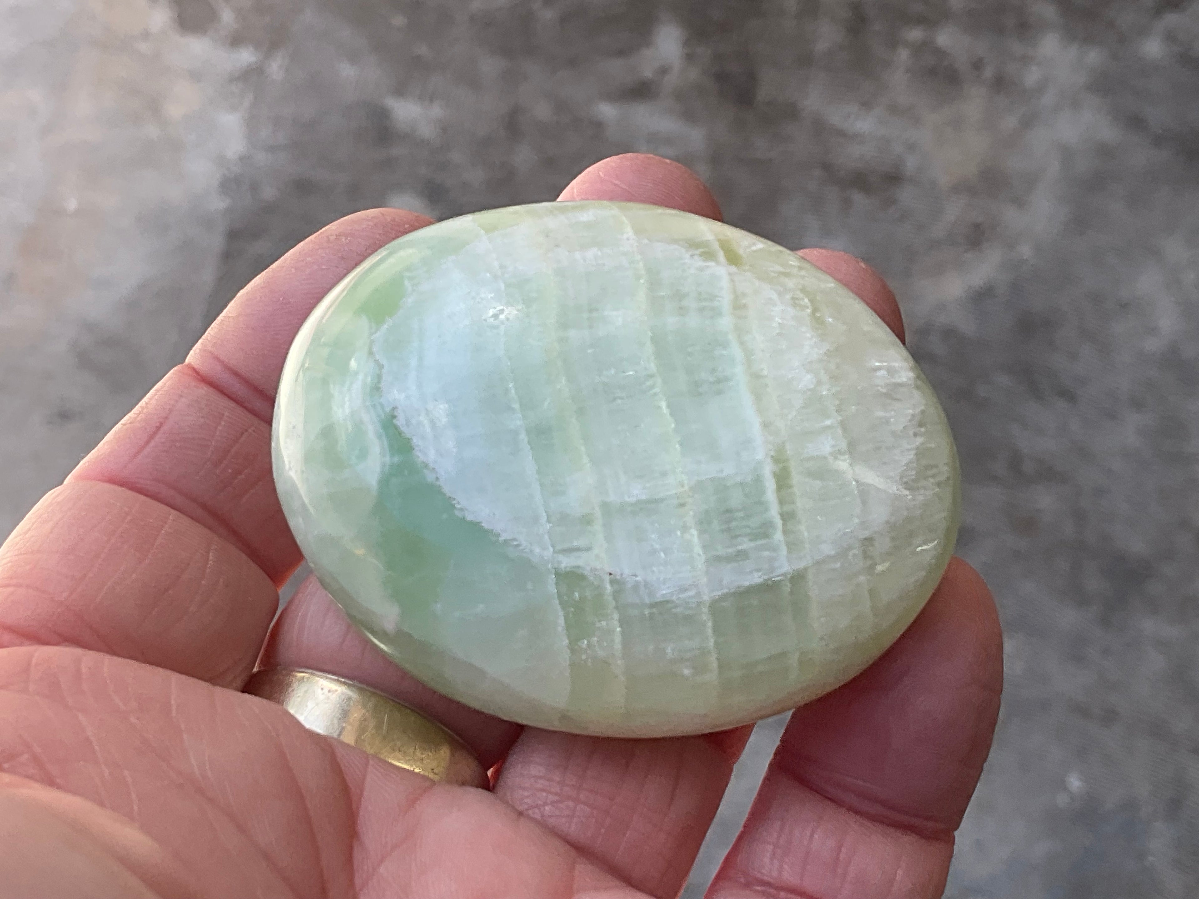 116g Pistachio Calcite Palmstone 2B