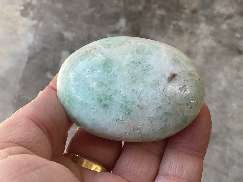 136g Pistachio Calcite Palmstone 3A