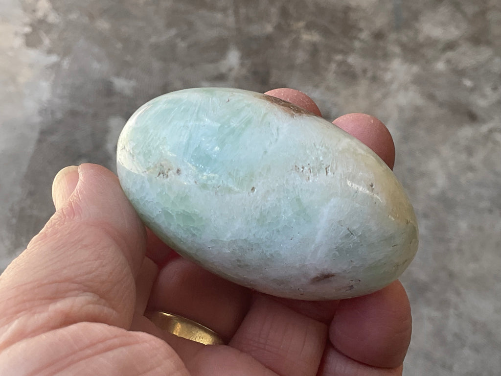 136g Pistachio Calcite Palmstone 3A