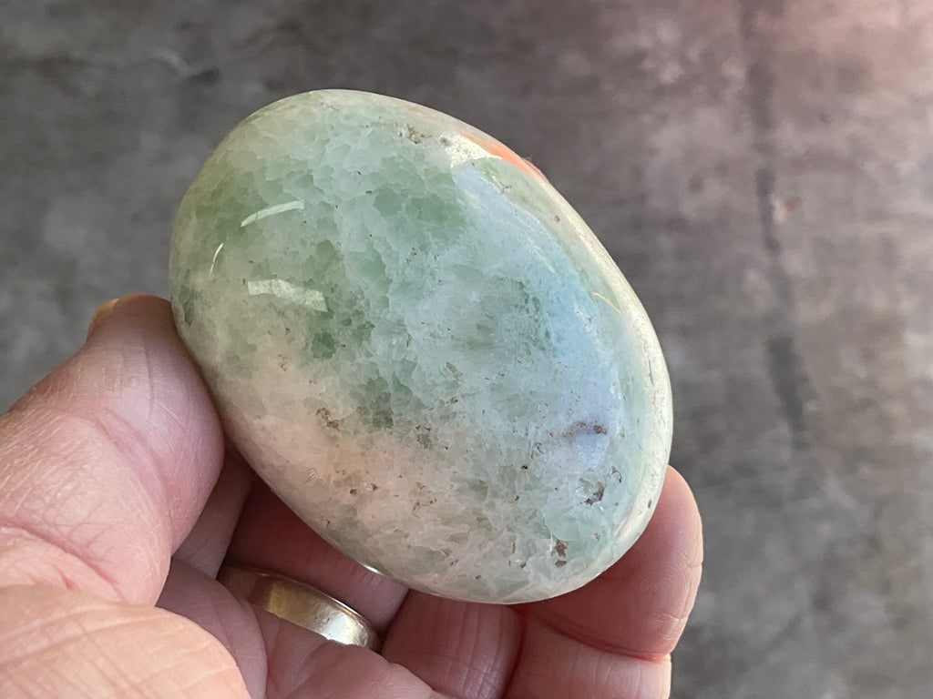 136g Pistachio Calcite Palmstone 3A