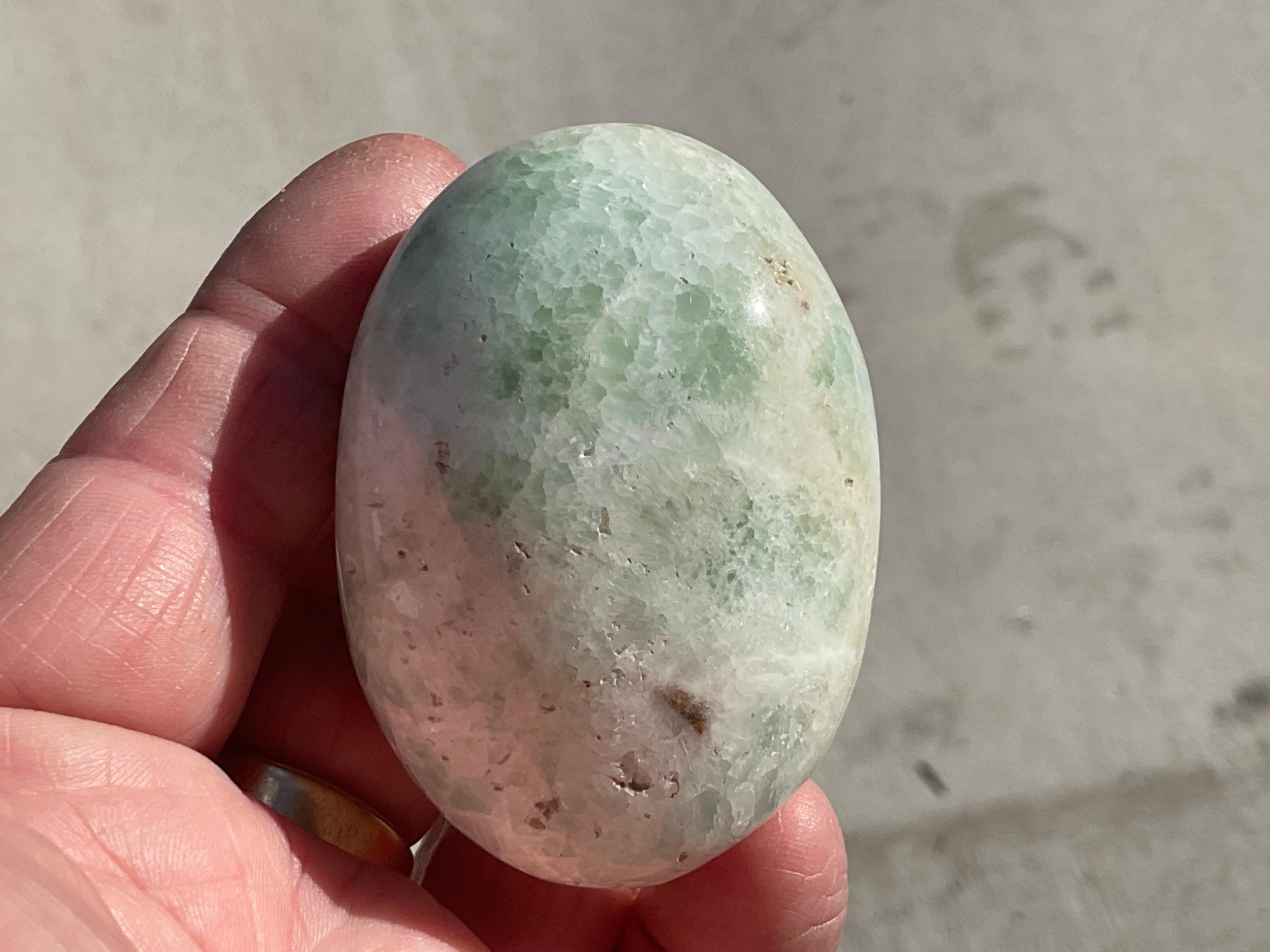 136g Pistachio Calcite Palmstone 3A