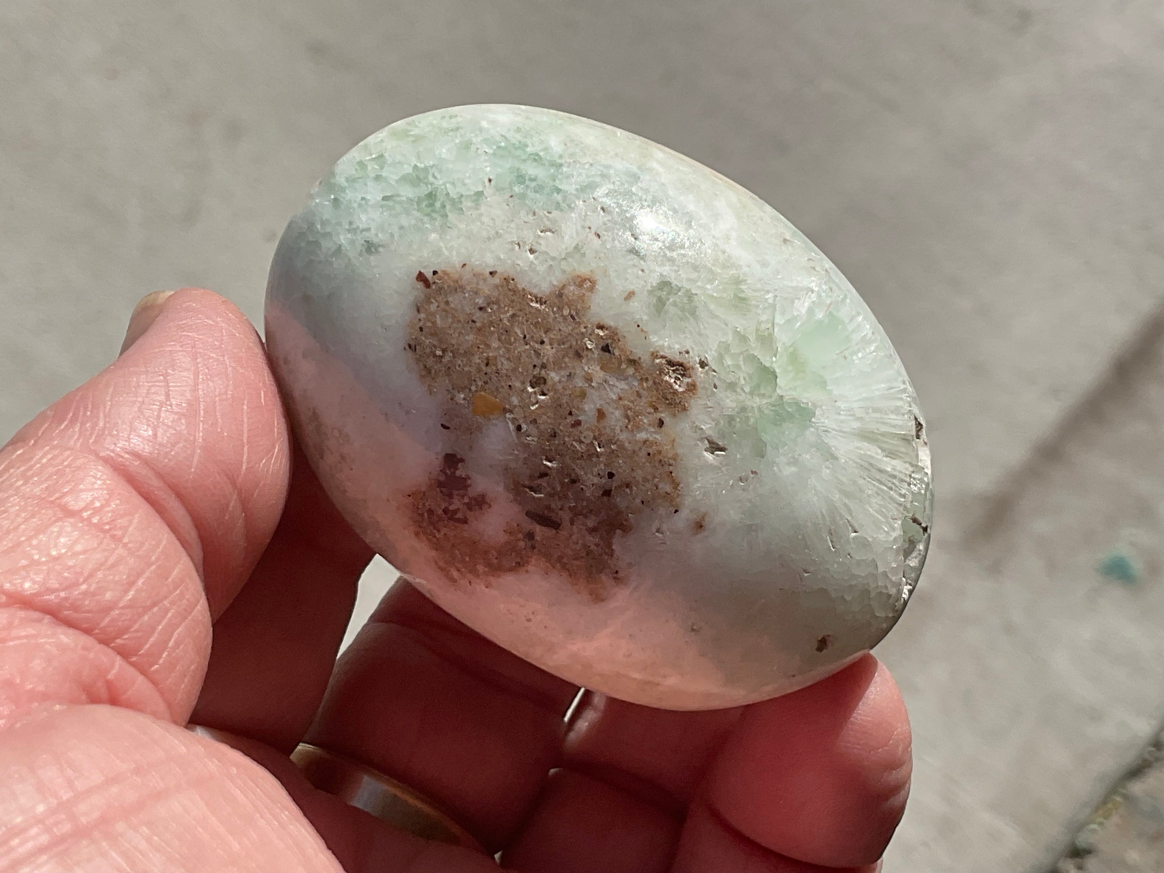 136g Pistachio Calcite Palmstone 3A