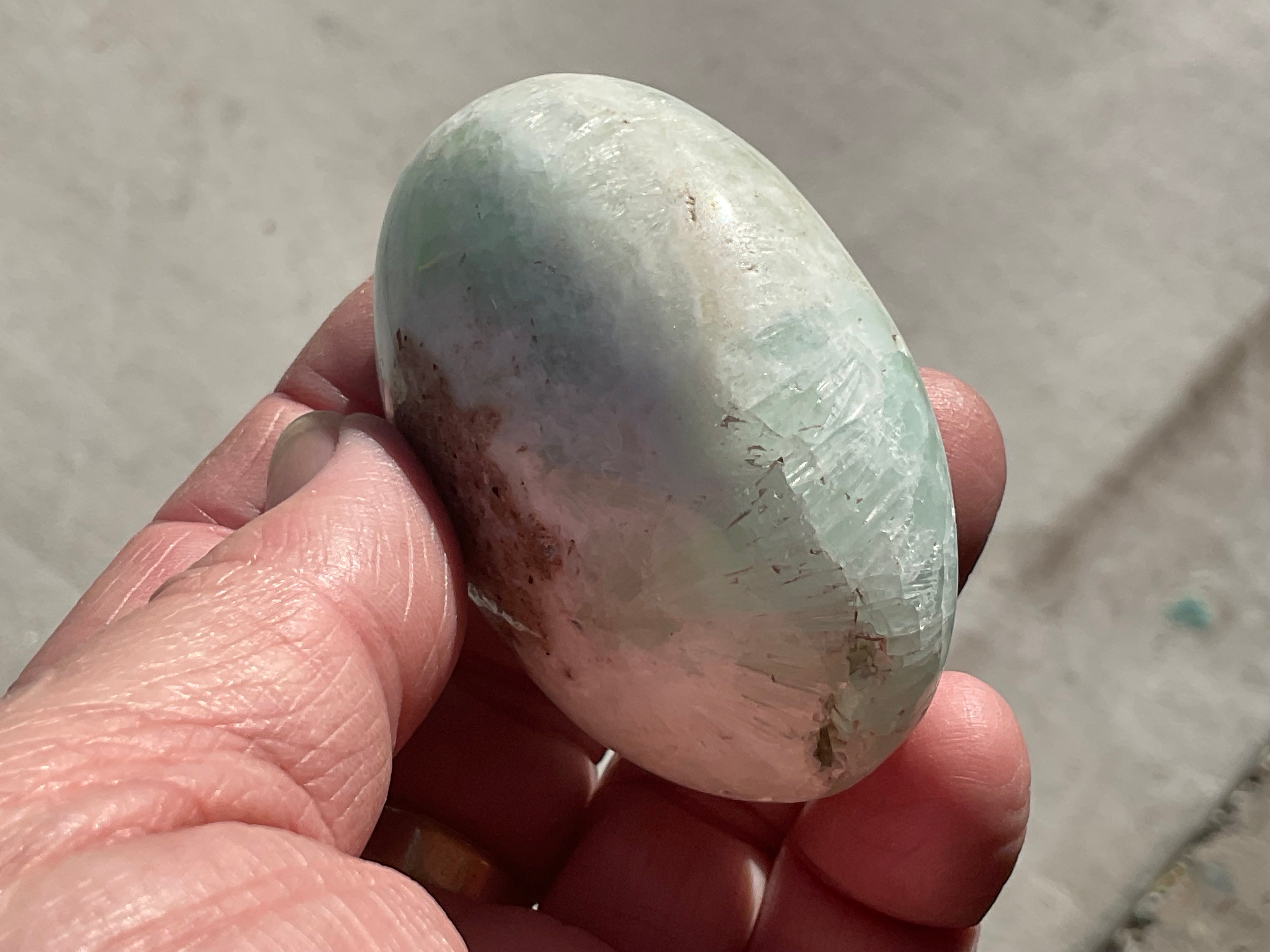 136g Pistachio Calcite Palmstone 3A