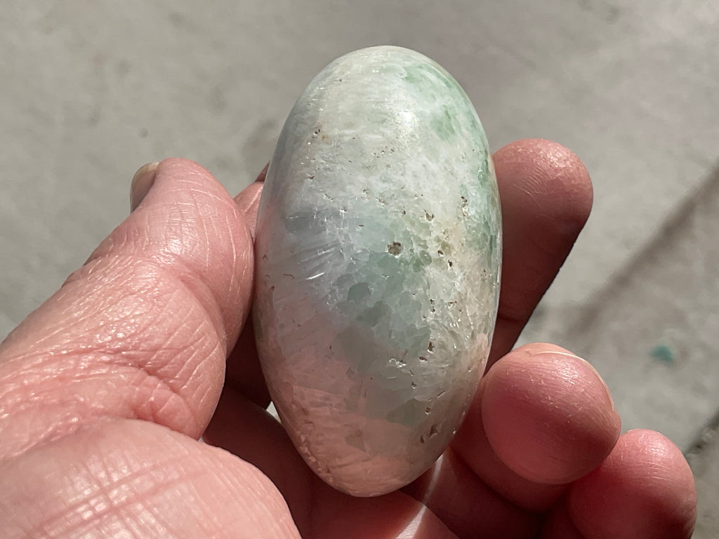 136g Pistachio Calcite Palmstone 3A