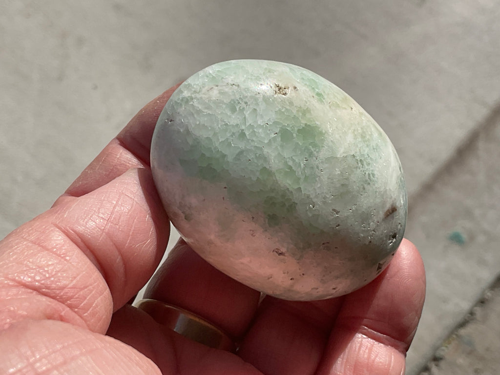 136g Pistachio Calcite Palmstone 3A