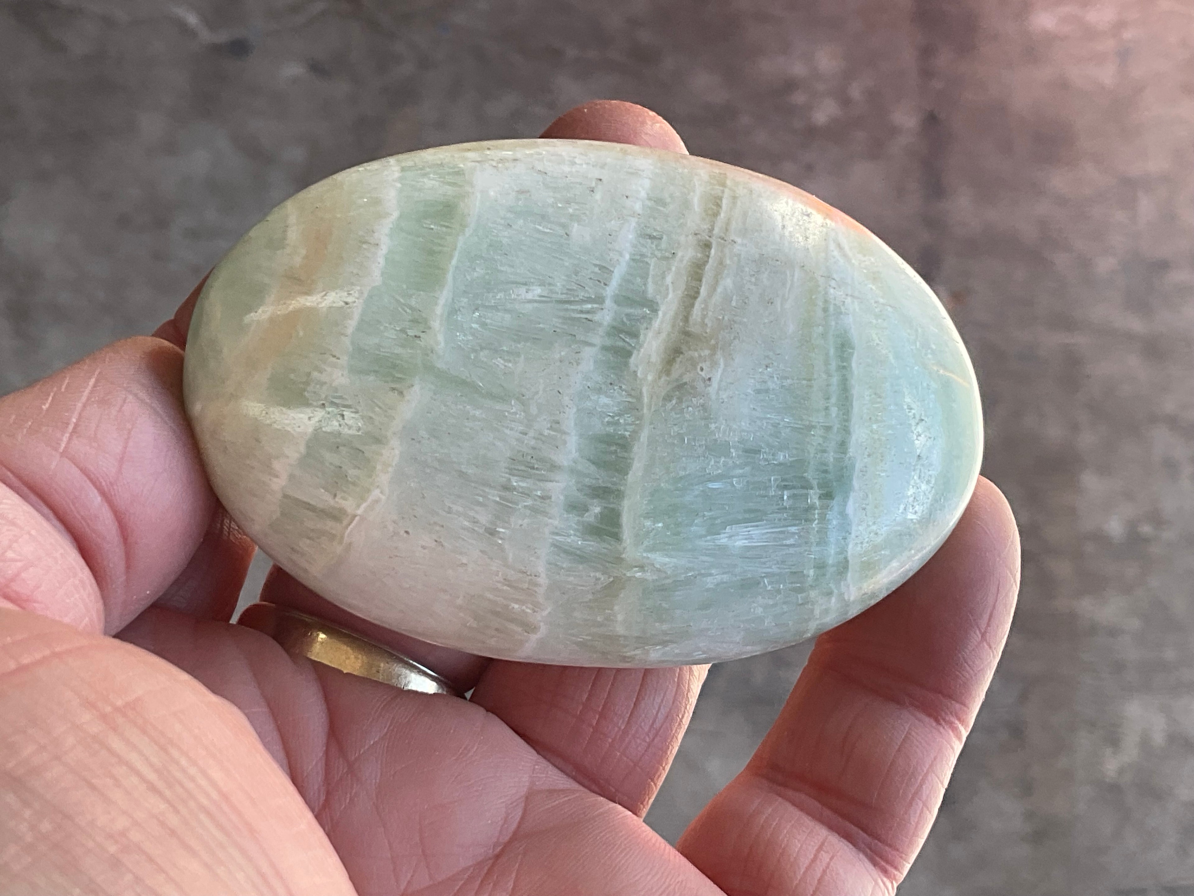 151g Pistachio Calcite Palmstone 3B