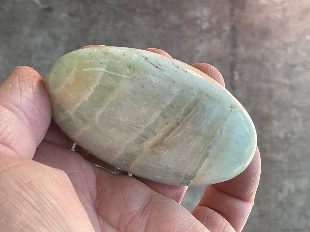 151g Pistachio Calcite Palmstone 3B