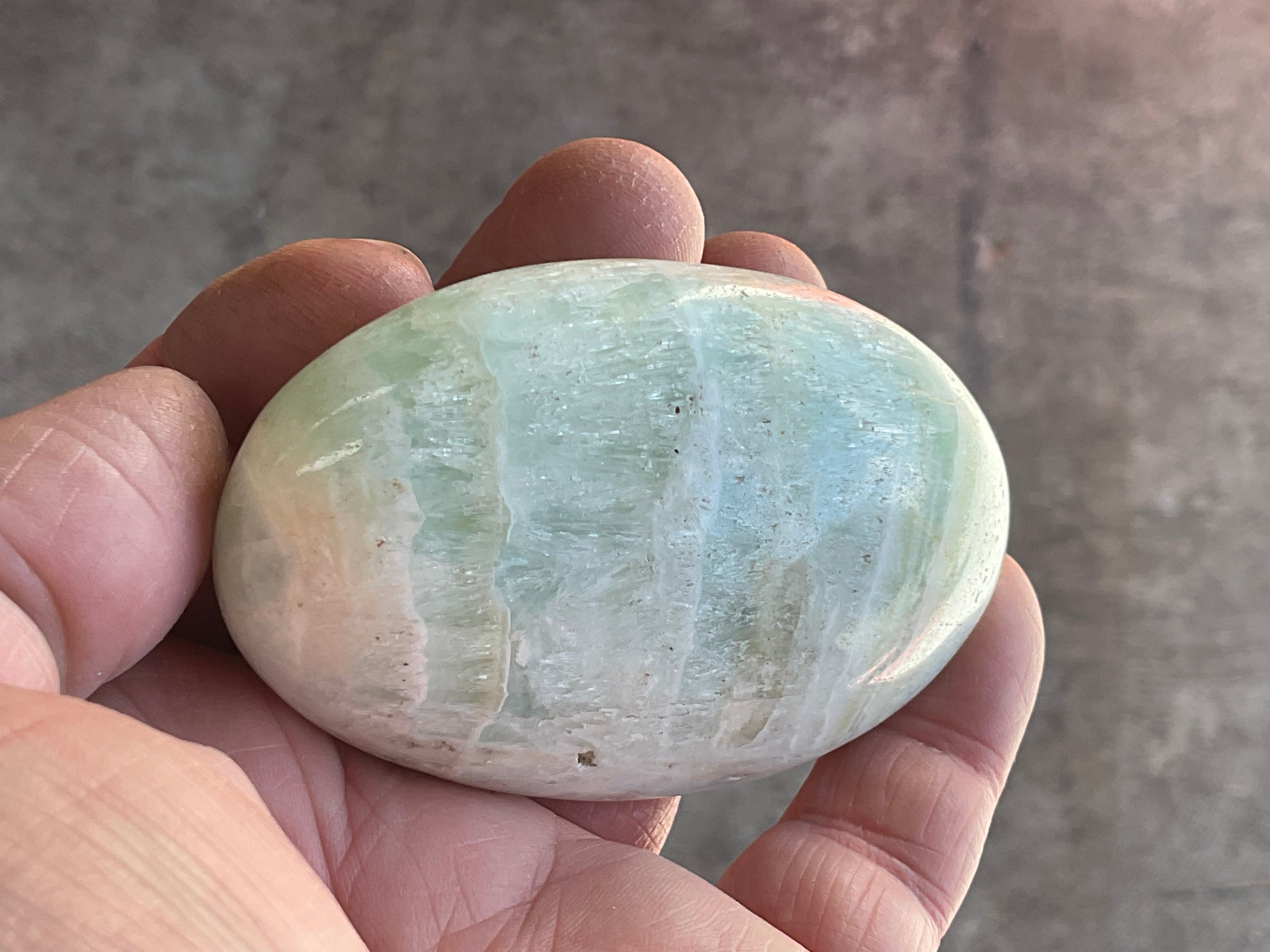 151g Pistachio Calcite Palmstone 3B
