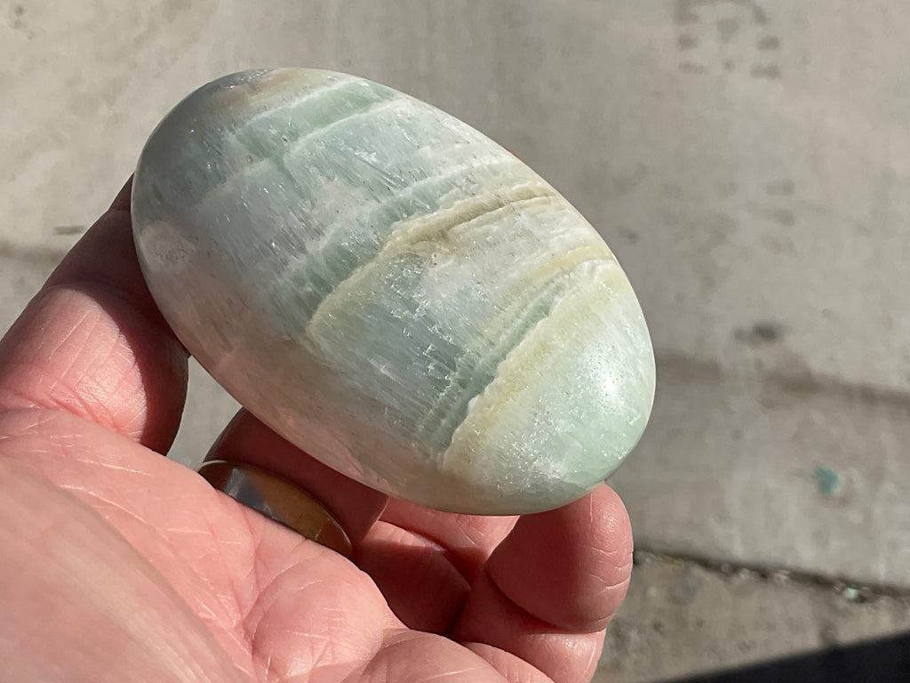 151g Pistachio Calcite Palmstone 3B