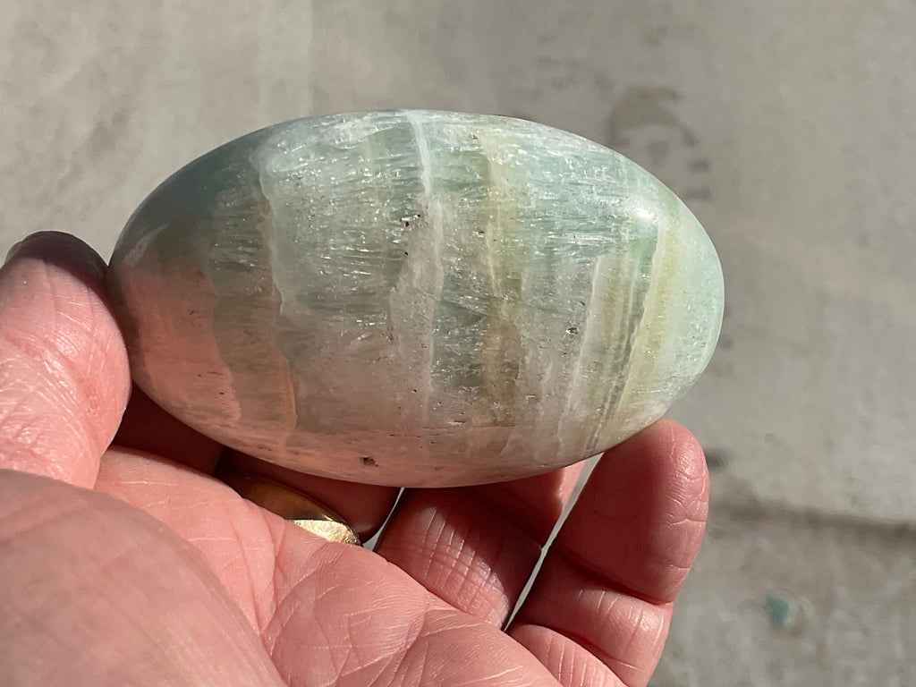 151g Pistachio Calcite Palmstone 3B