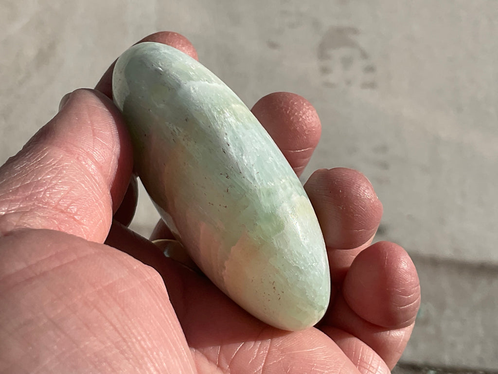 151g Pistachio Calcite Palmstone 3B