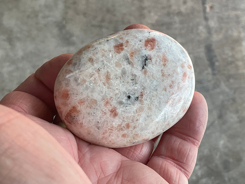 100g Sunstone Palmstone 2D