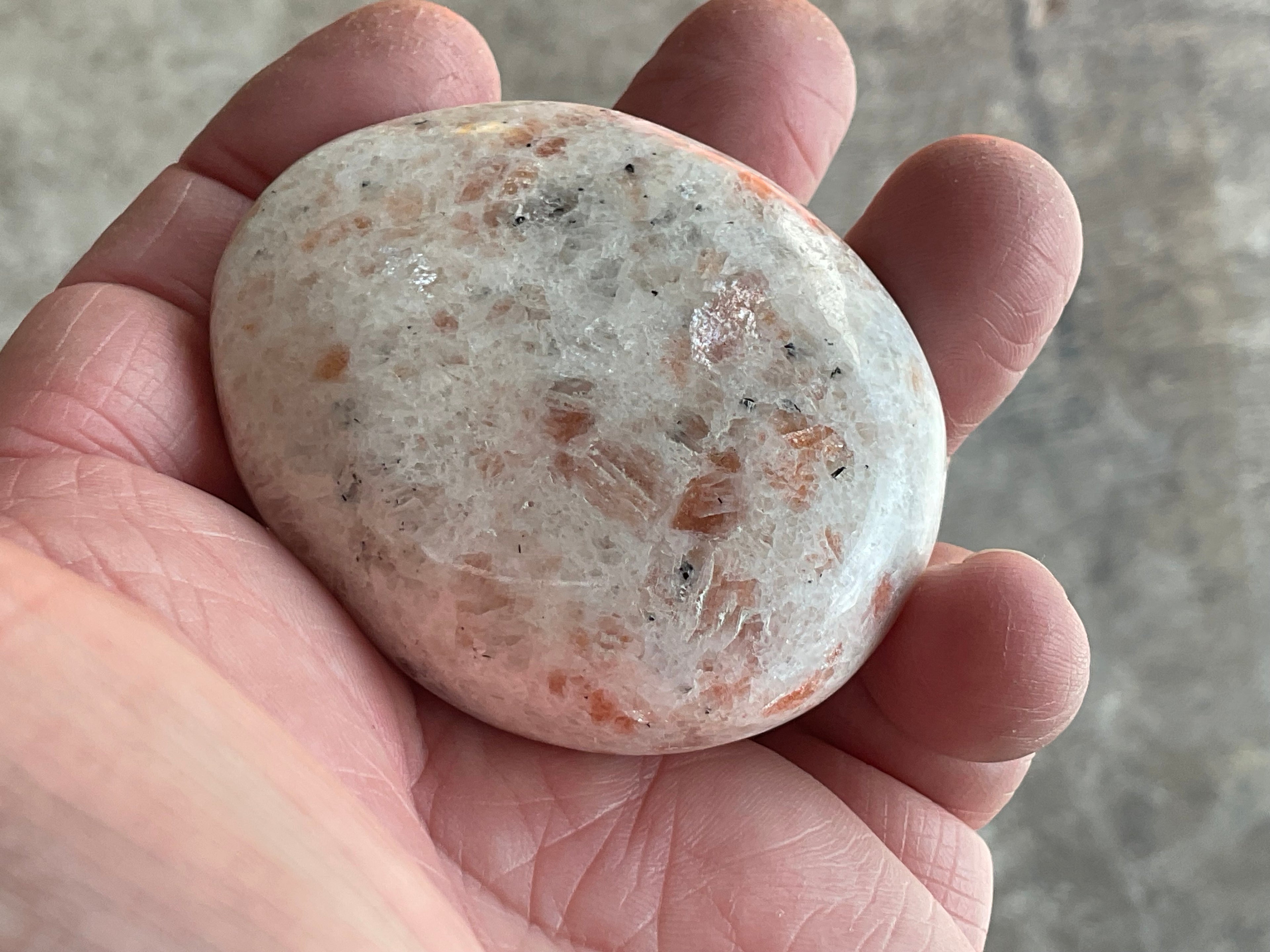 100g Sunstone Palmstone 2D