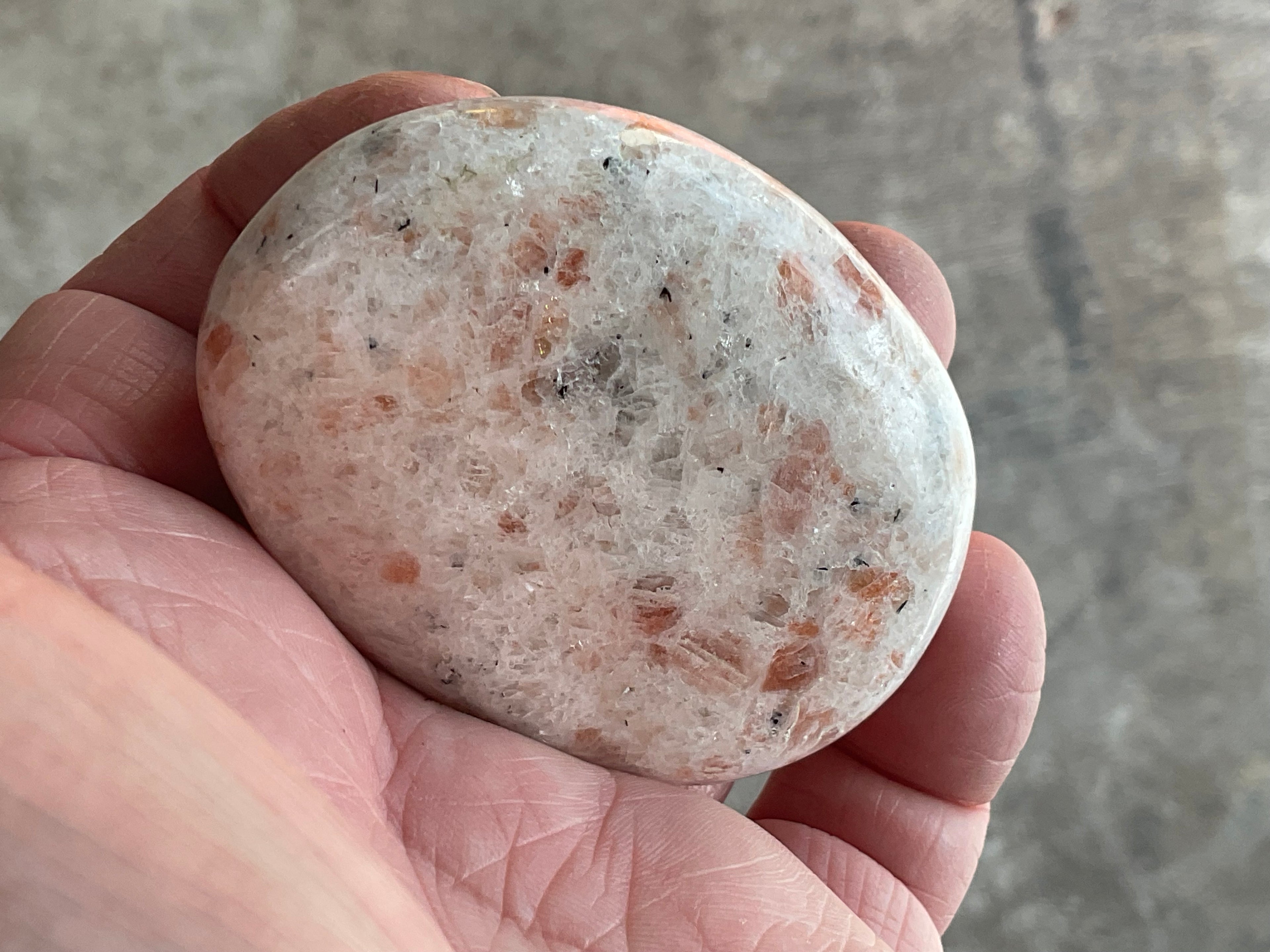 100g Sunstone Palmstone 2D