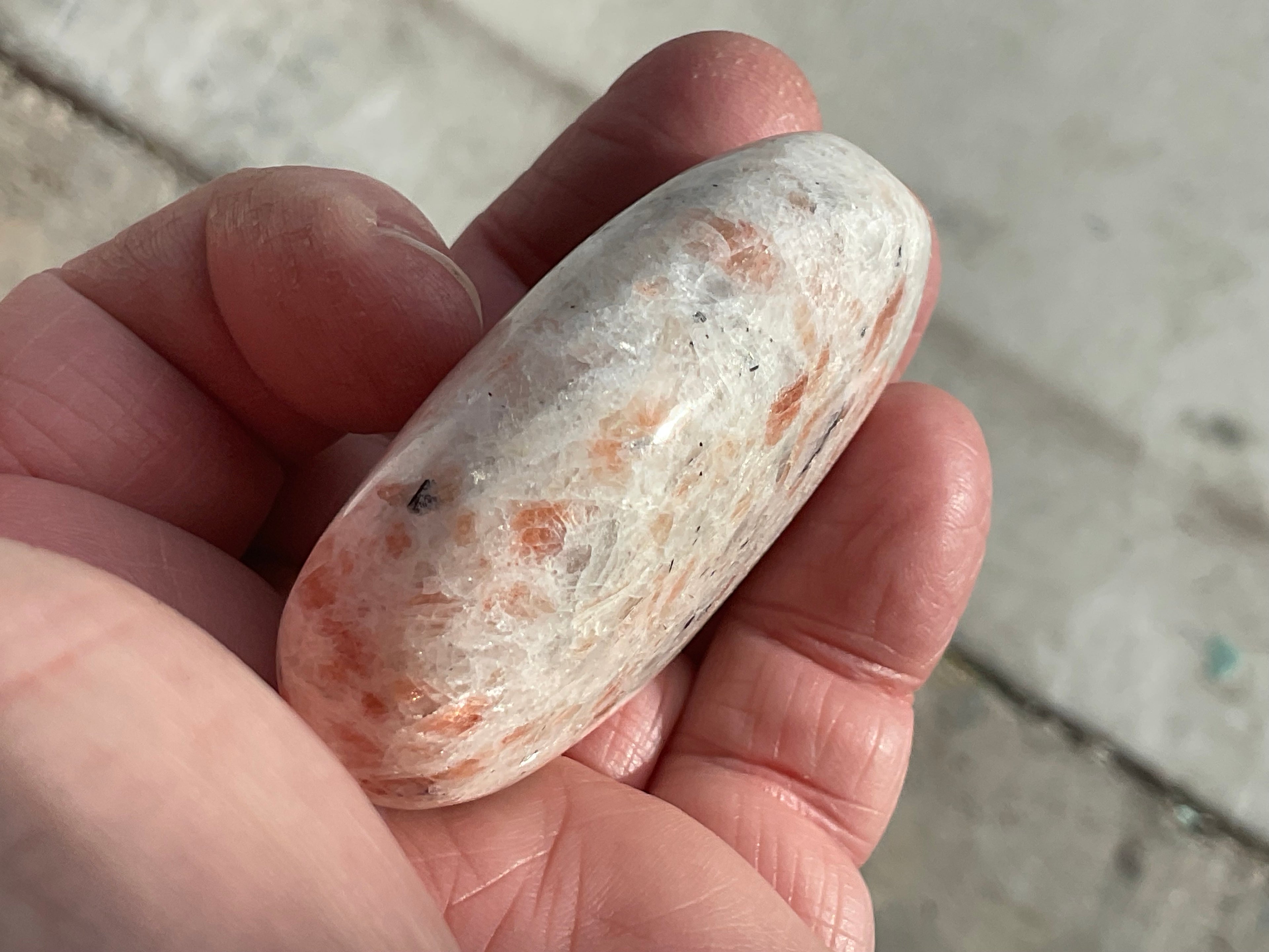 100g Sunstone Palmstone 2D