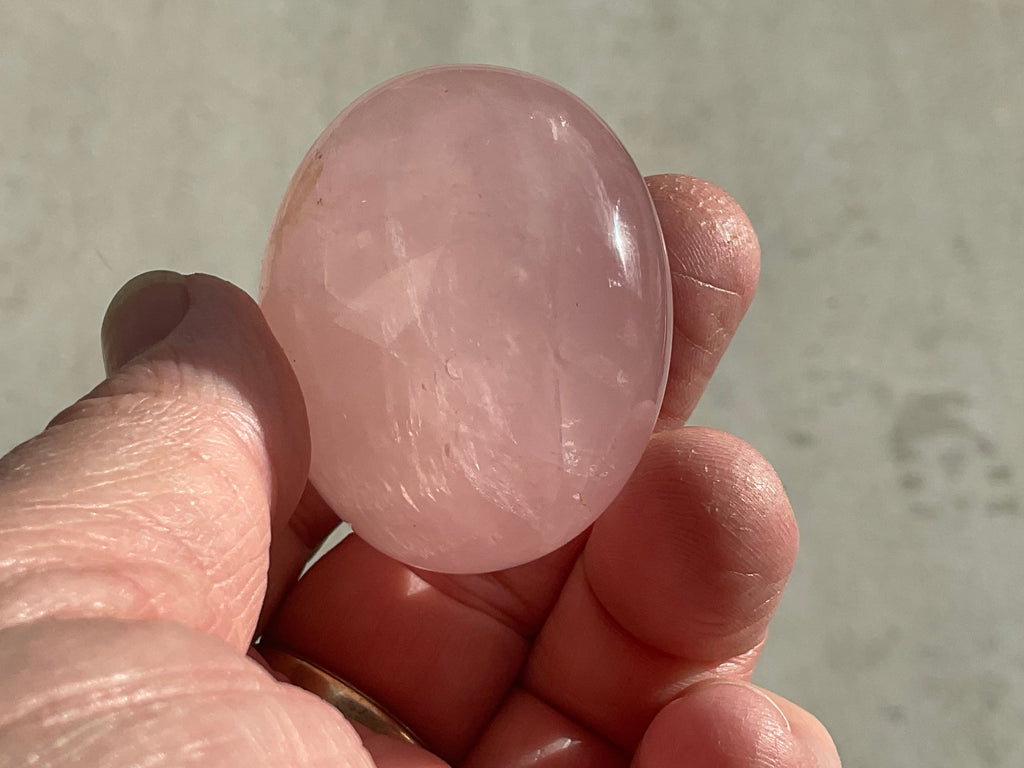 78g Rose Quartz Palmstone 1C