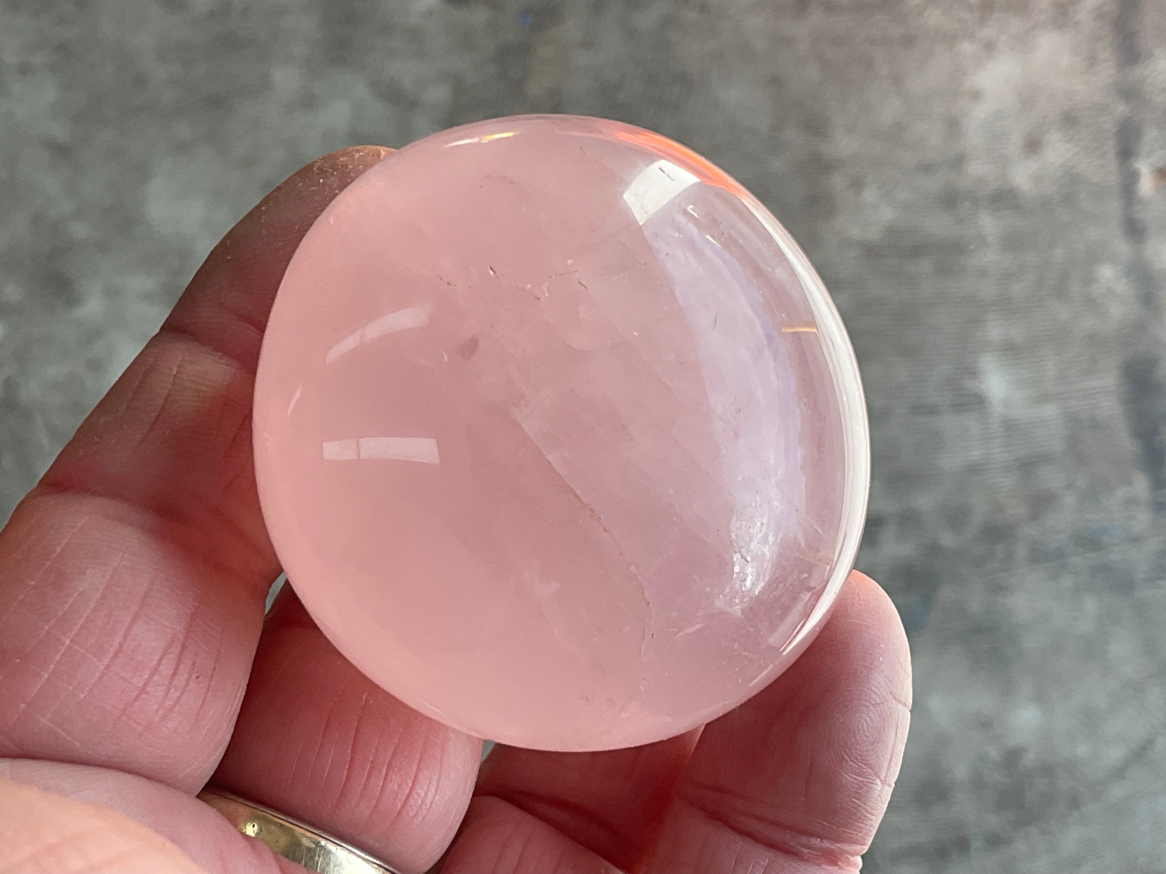 101g Rose Quartz Palmstone 2B