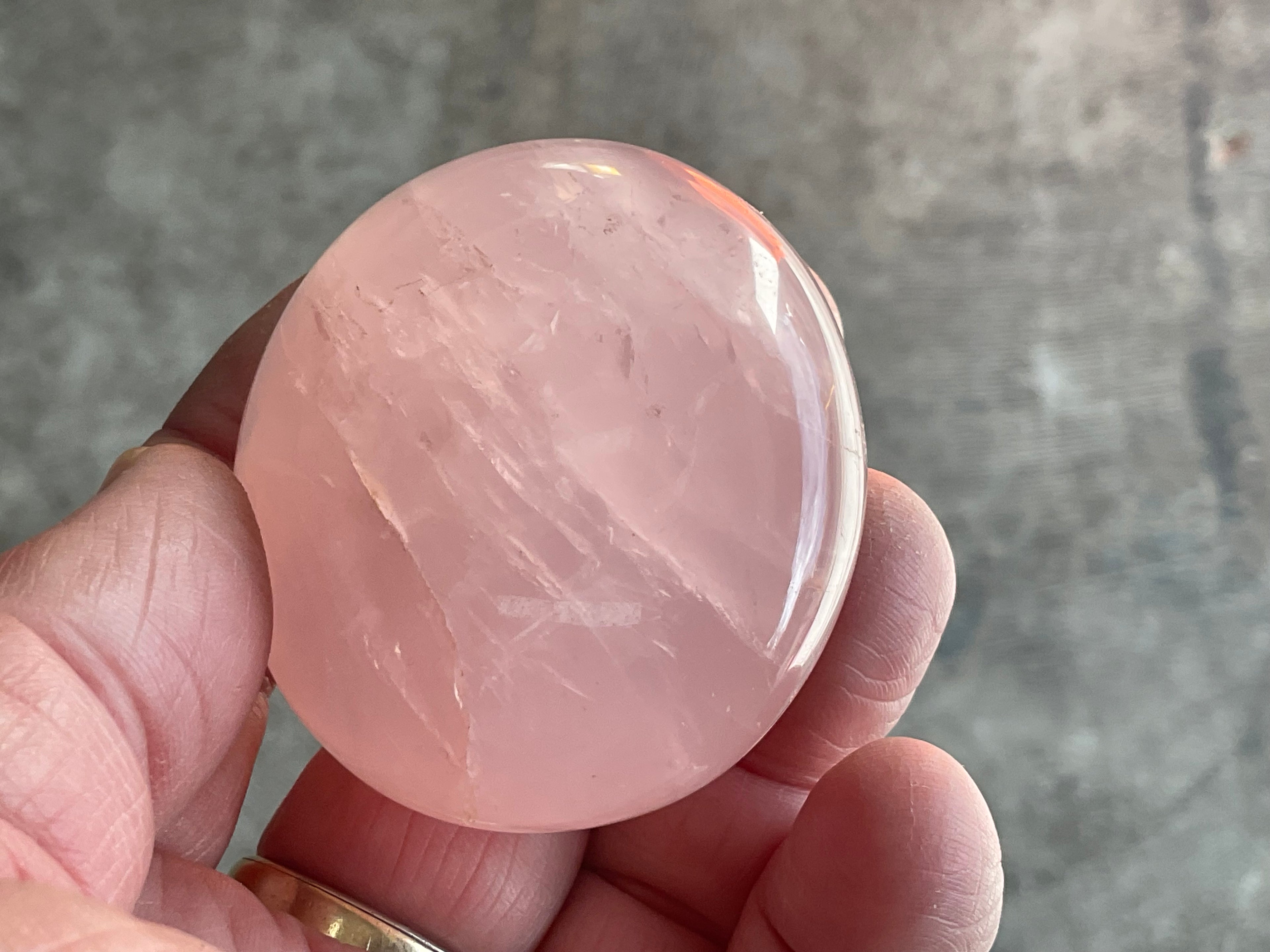 101g Rose Quartz Palmstone 2B