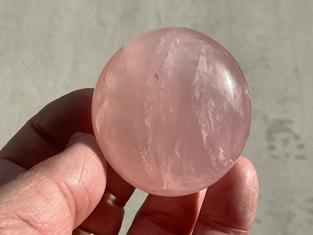 101g Rose Quartz Palmstone 2B