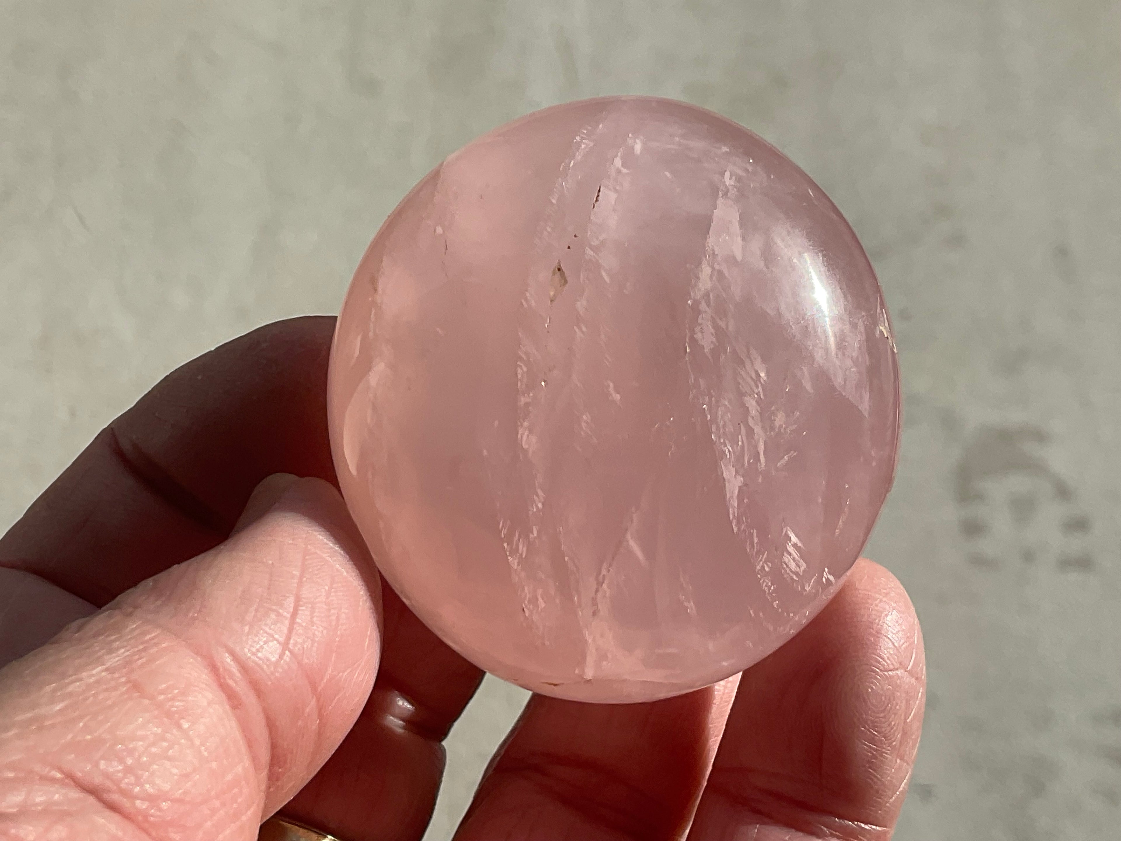 101g Rose Quartz Palmstone 2B