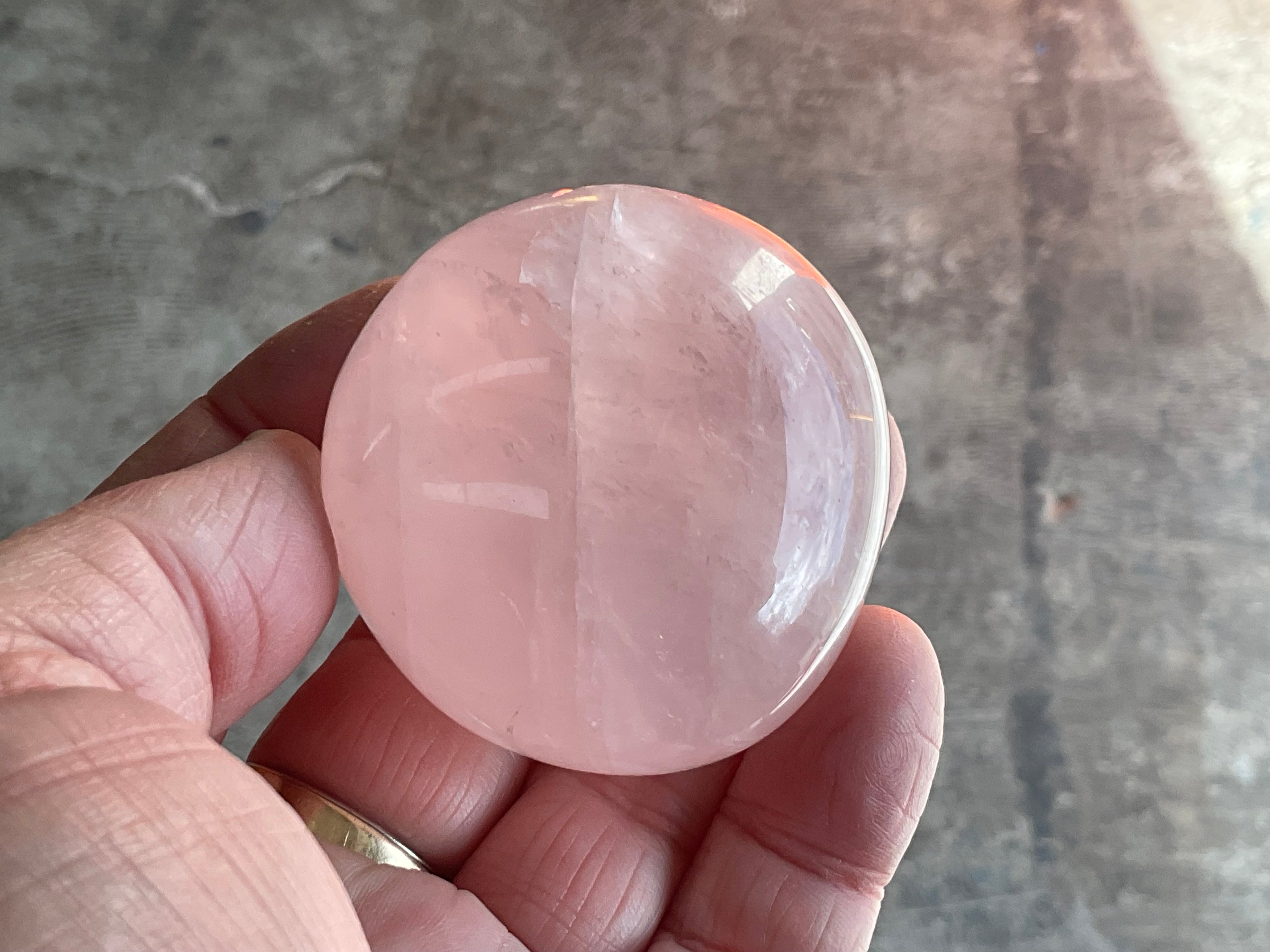 115g Rose Quartz Palmstone 2C