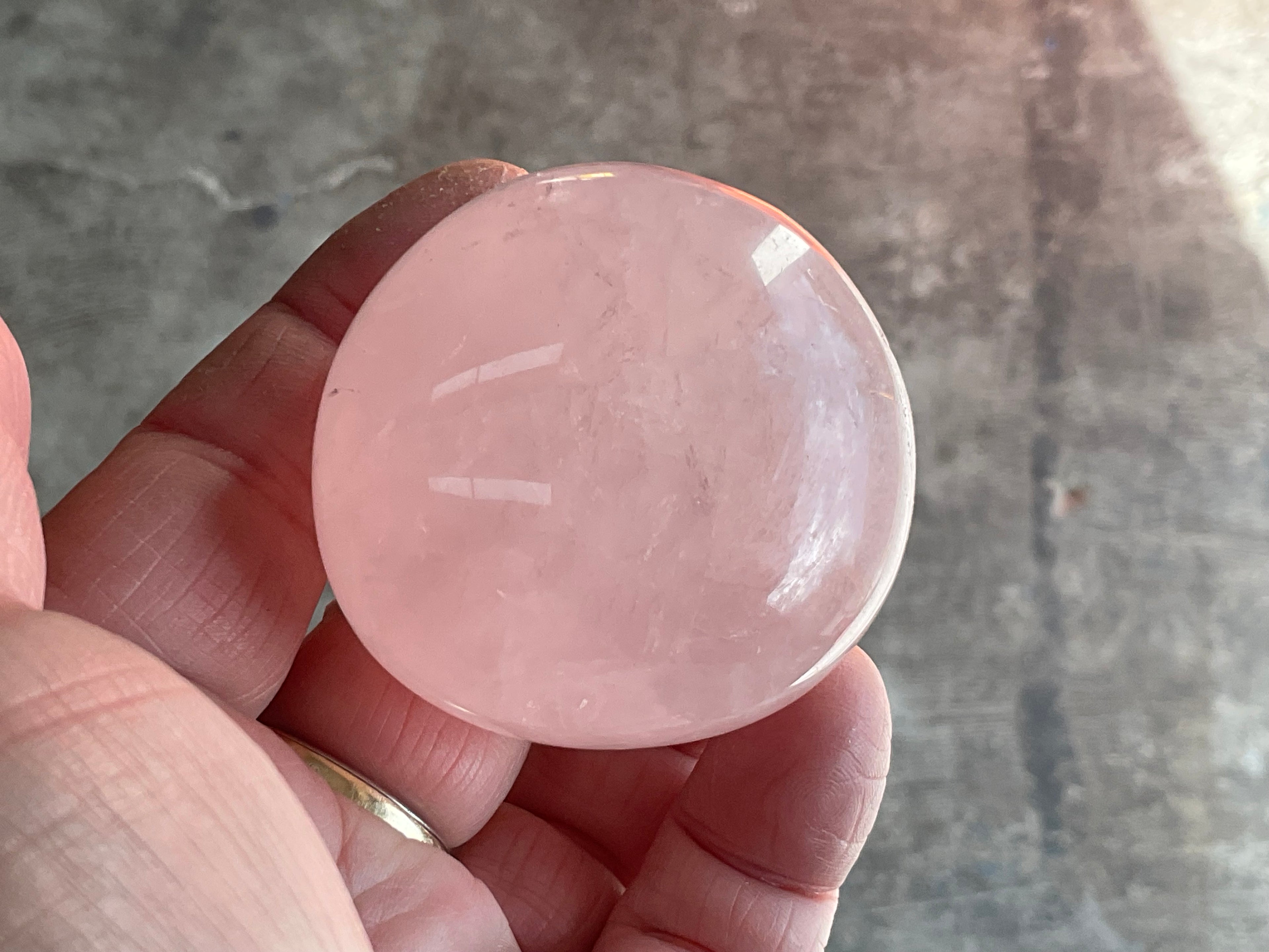 115g Rose Quartz Palmstone 2C