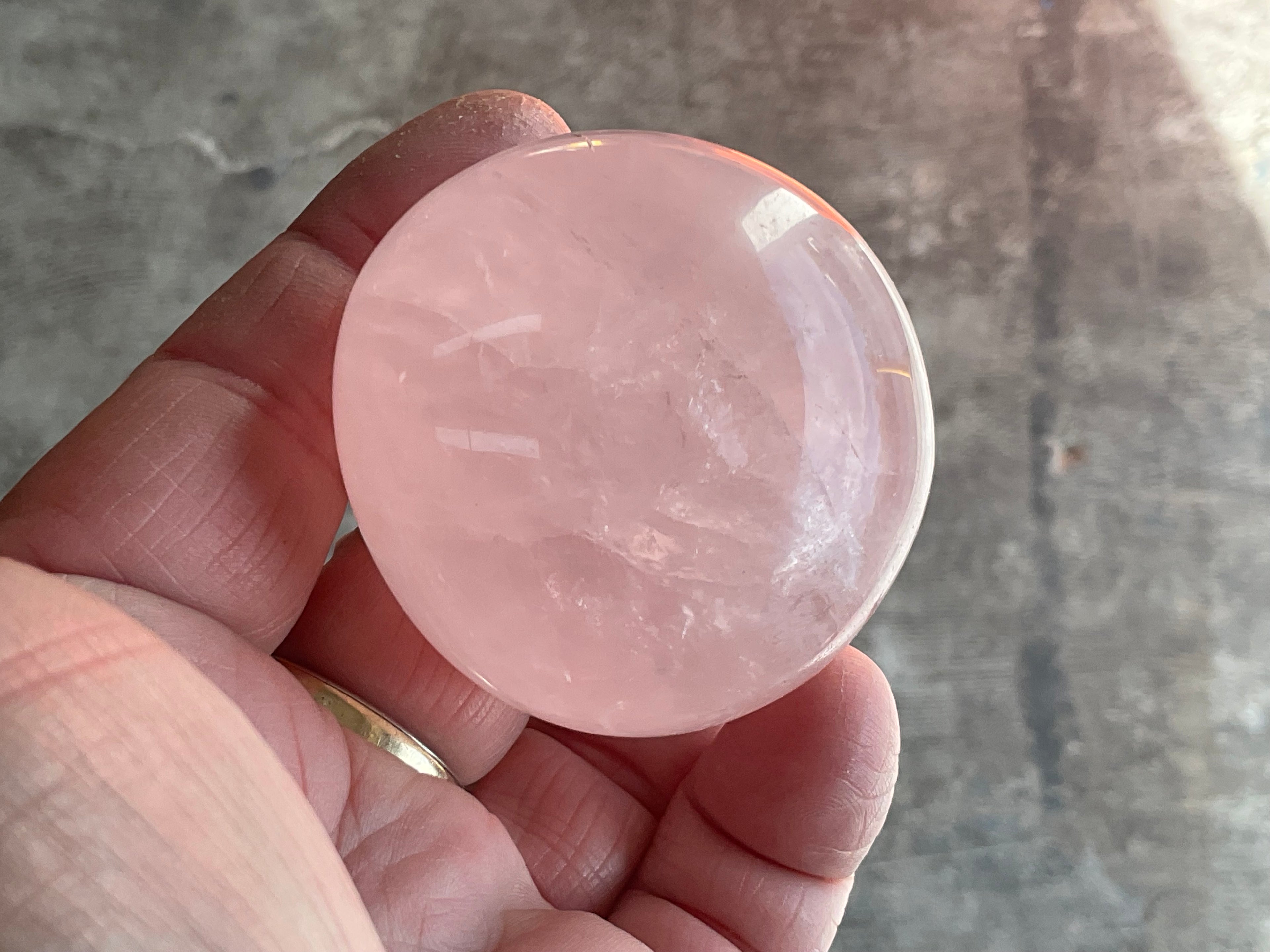 115g Rose Quartz Palmstone 2C
