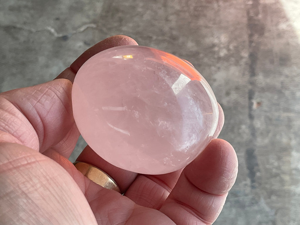 115g Rose Quartz Palmstone 2C