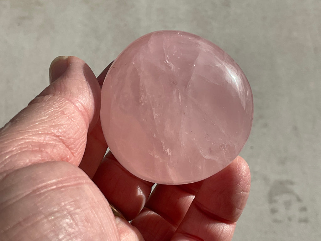 115g Rose Quartz Palmstone 2C
