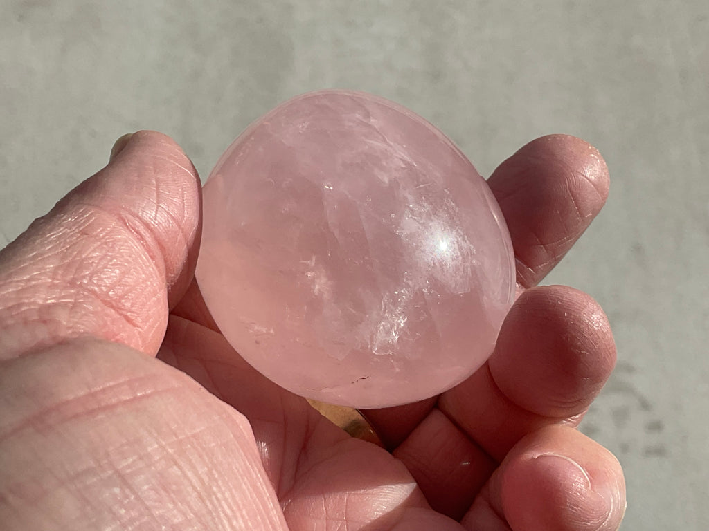 115g Rose Quartz Palmstone 2C