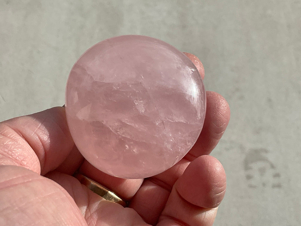 115g Rose Quartz Palmstone 2C