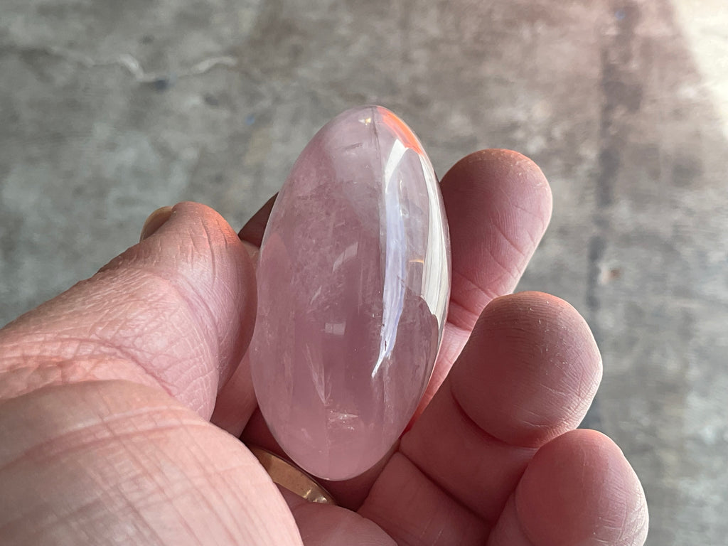 75g Rose Quartz Palmstone 3A