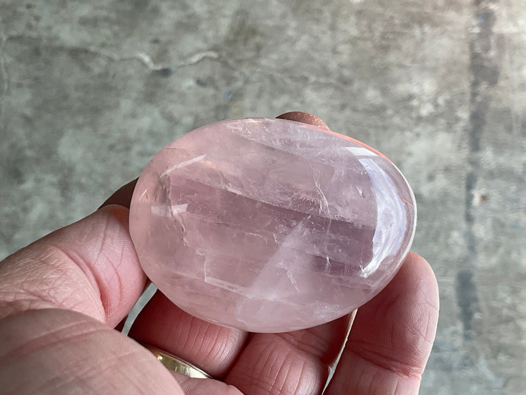 85g Rose Quartz Palmstone 4A