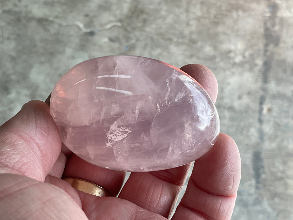 85g Rose Quartz Palmstone 4A