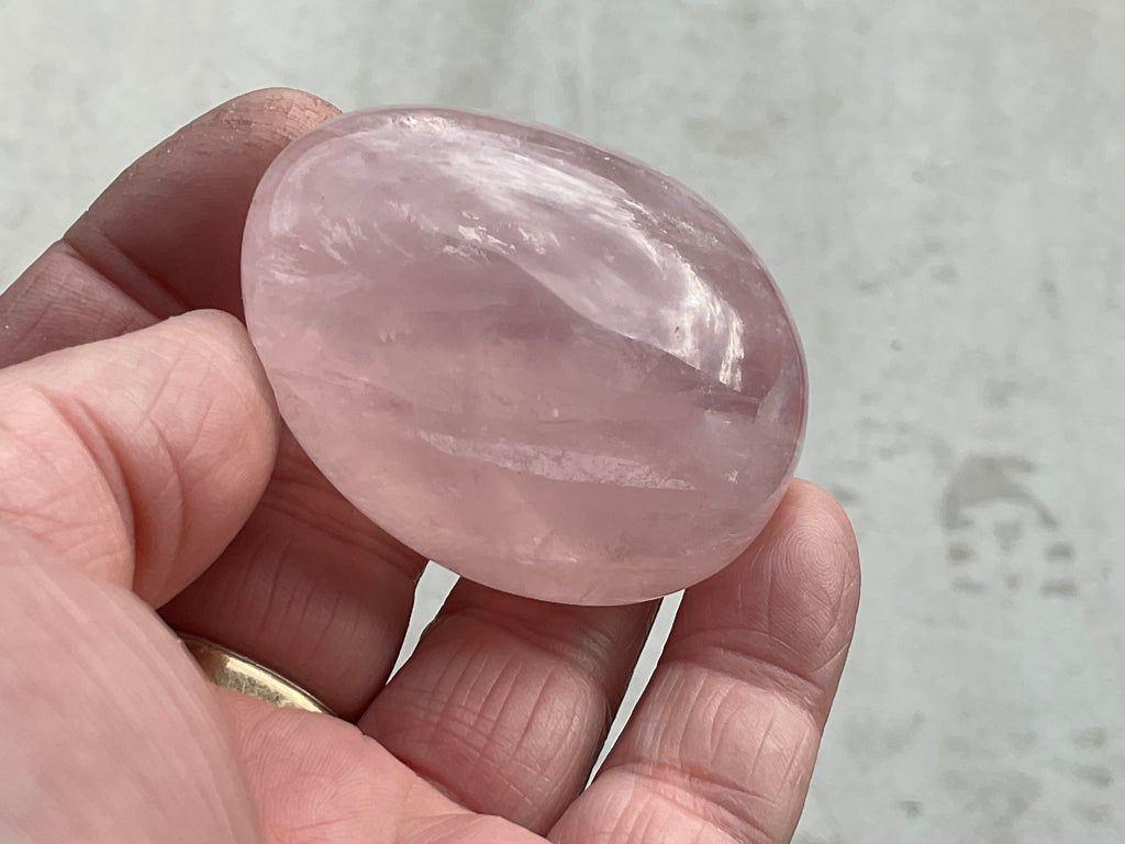 85g Rose Quartz Palmstone 4A