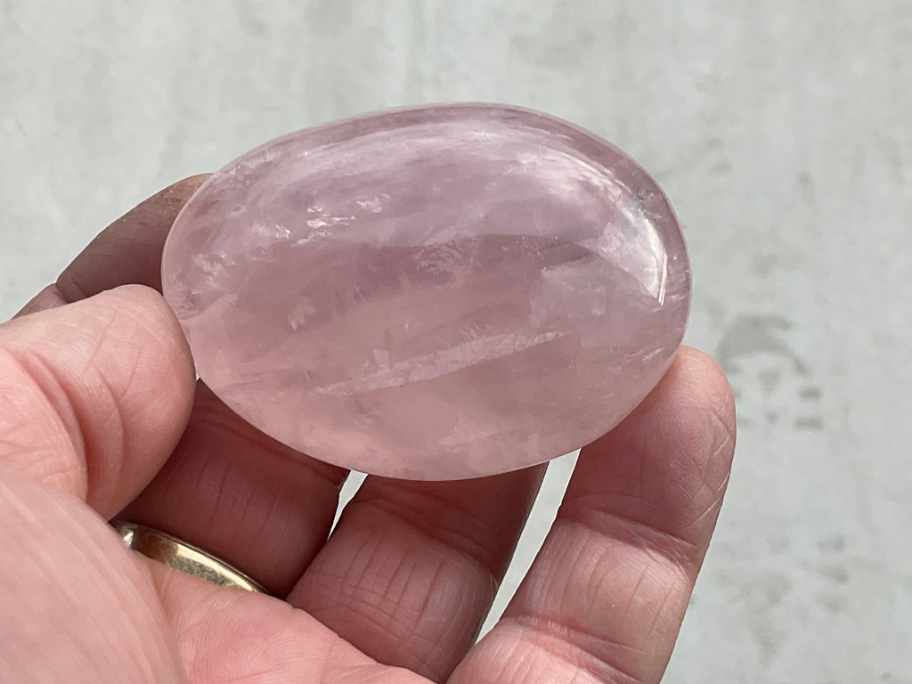 85g Rose Quartz Palmstone 4A
