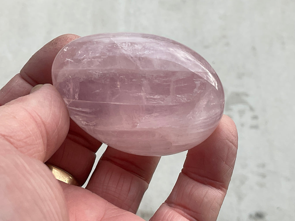 85g Rose Quartz Palmstone 4A