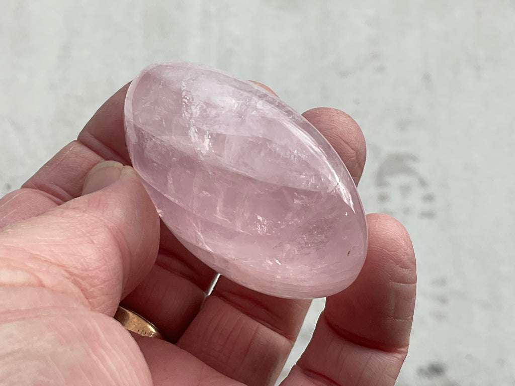 85g Rose Quartz Palmstone 4A