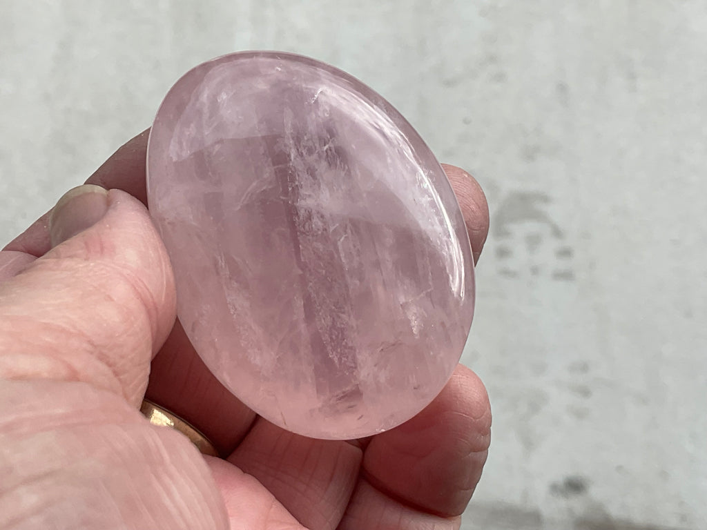 85g Rose Quartz Palmstone 4A