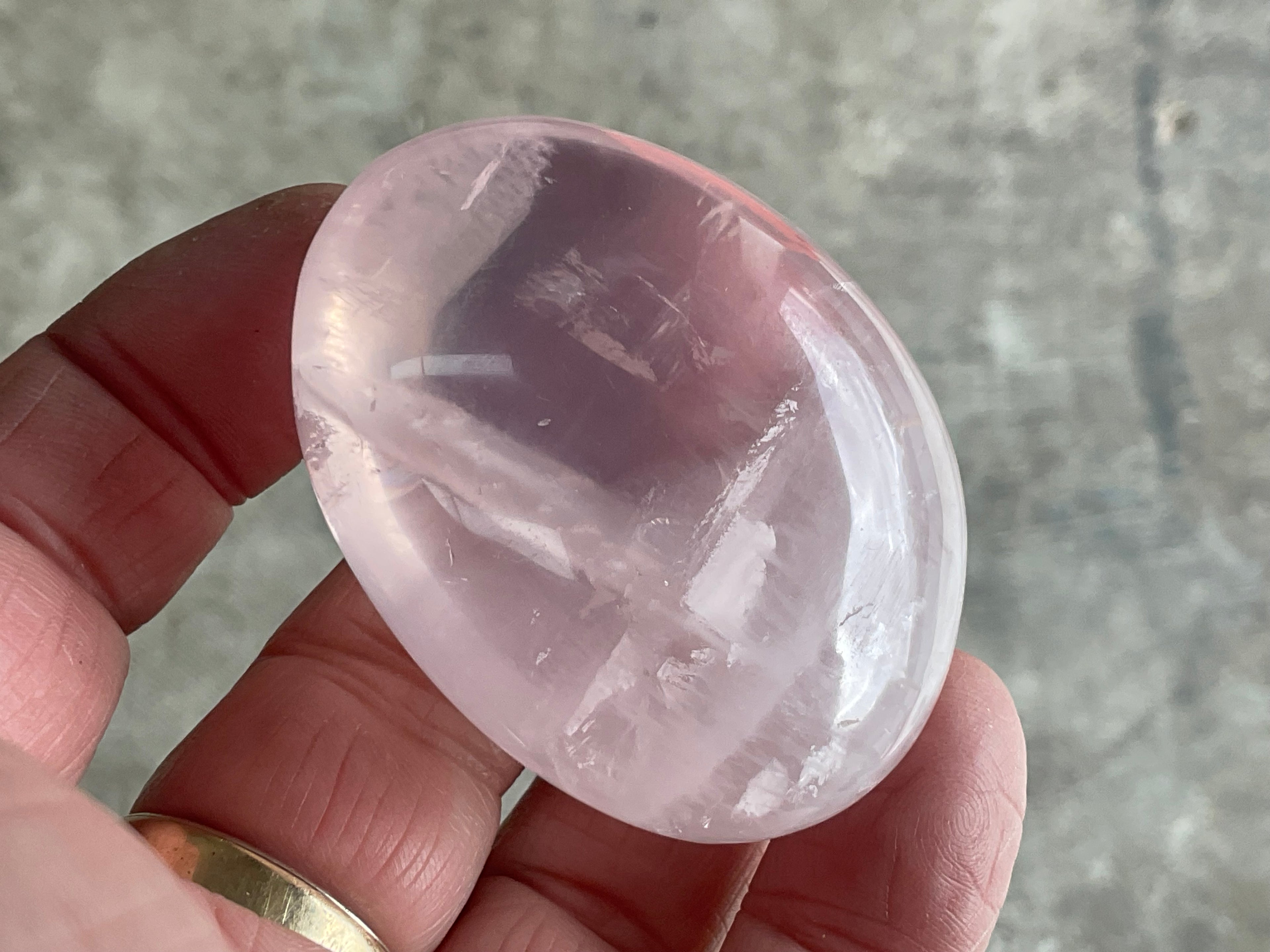 85g Rose Quartz Palmstone 4C