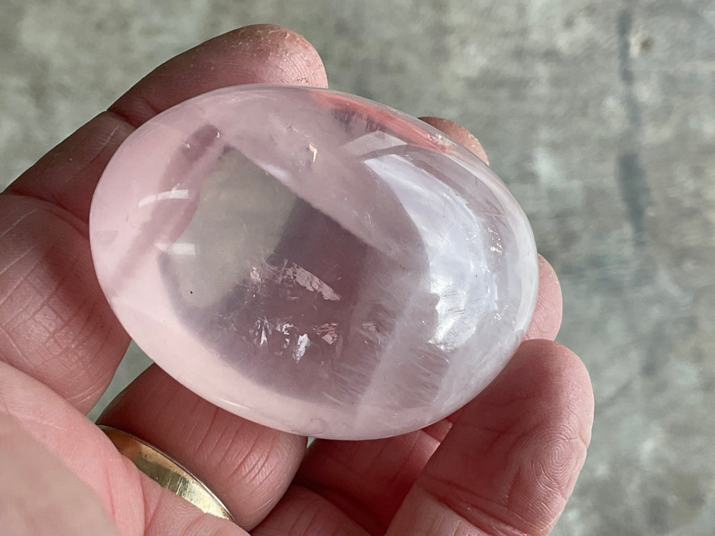 85g Rose Quartz Palmstone 4C